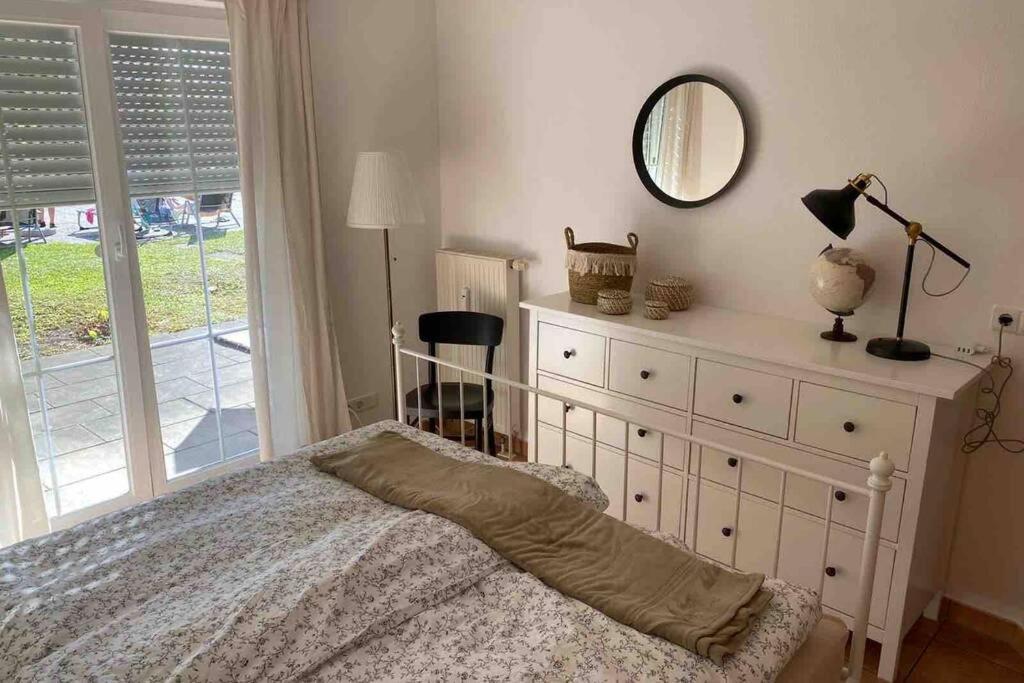 Die Seeblume - Ferienwohnung Mit Pool Und Seeblick ボートマン・ルートヴィヒスハーフェン エクステリア 写真