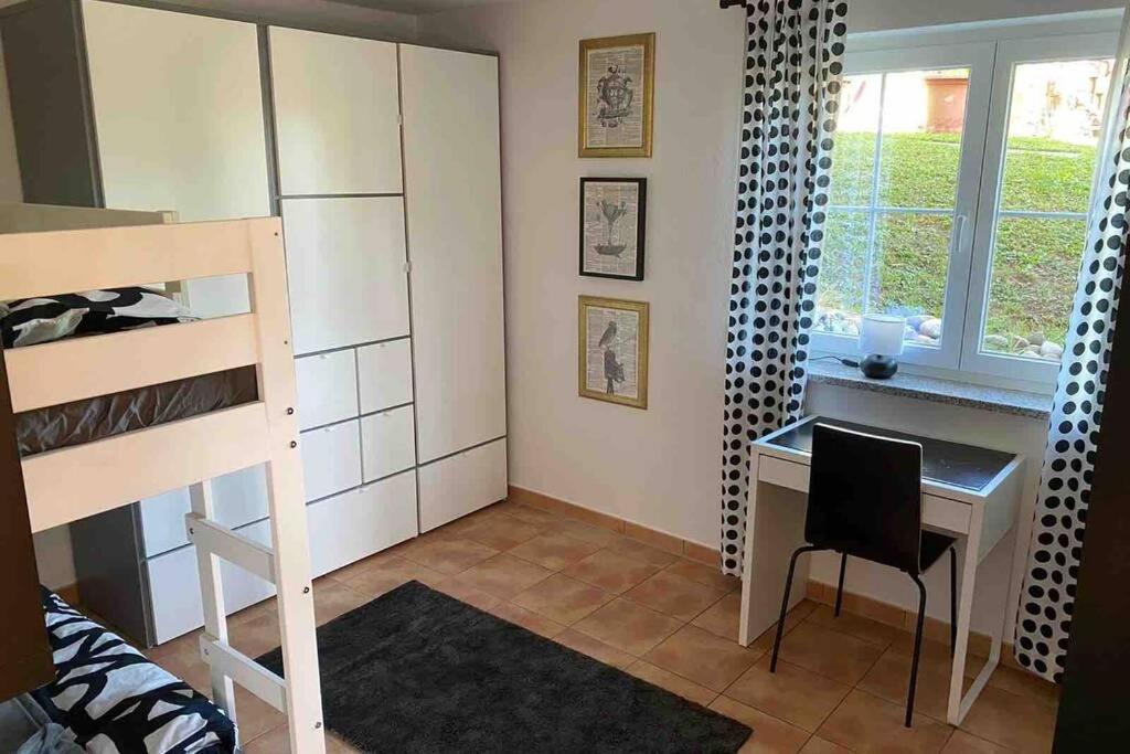 Die Seeblume - Ferienwohnung Mit Pool Und Seeblick ボートマン・ルートヴィヒスハーフェン エクステリア 写真