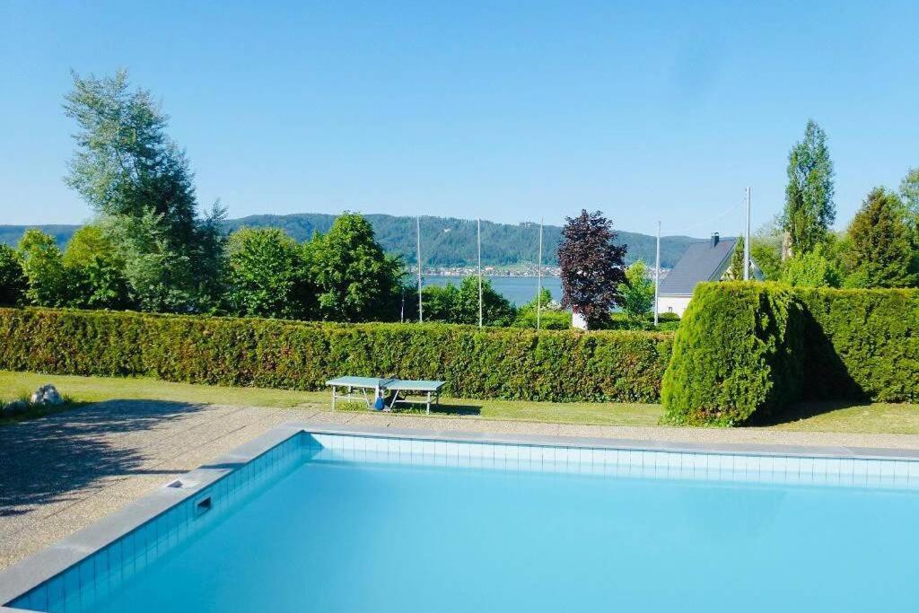 Die Seeblume - Ferienwohnung Mit Pool Und Seeblick ボートマン・ルートヴィヒスハーフェン エクステリア 写真