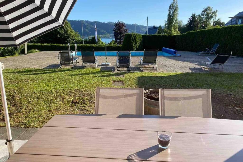 Die Seeblume - Ferienwohnung Mit Pool Und Seeblick ボートマン・ルートヴィヒスハーフェン エクステリア 写真